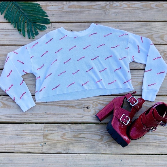 Top - Picture 2 of 3